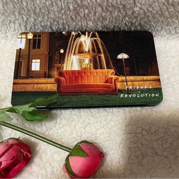 REVOLUTION FRIENDS FOREVER EYESHADOW PALETTE NWT! - Picture 2 of 3